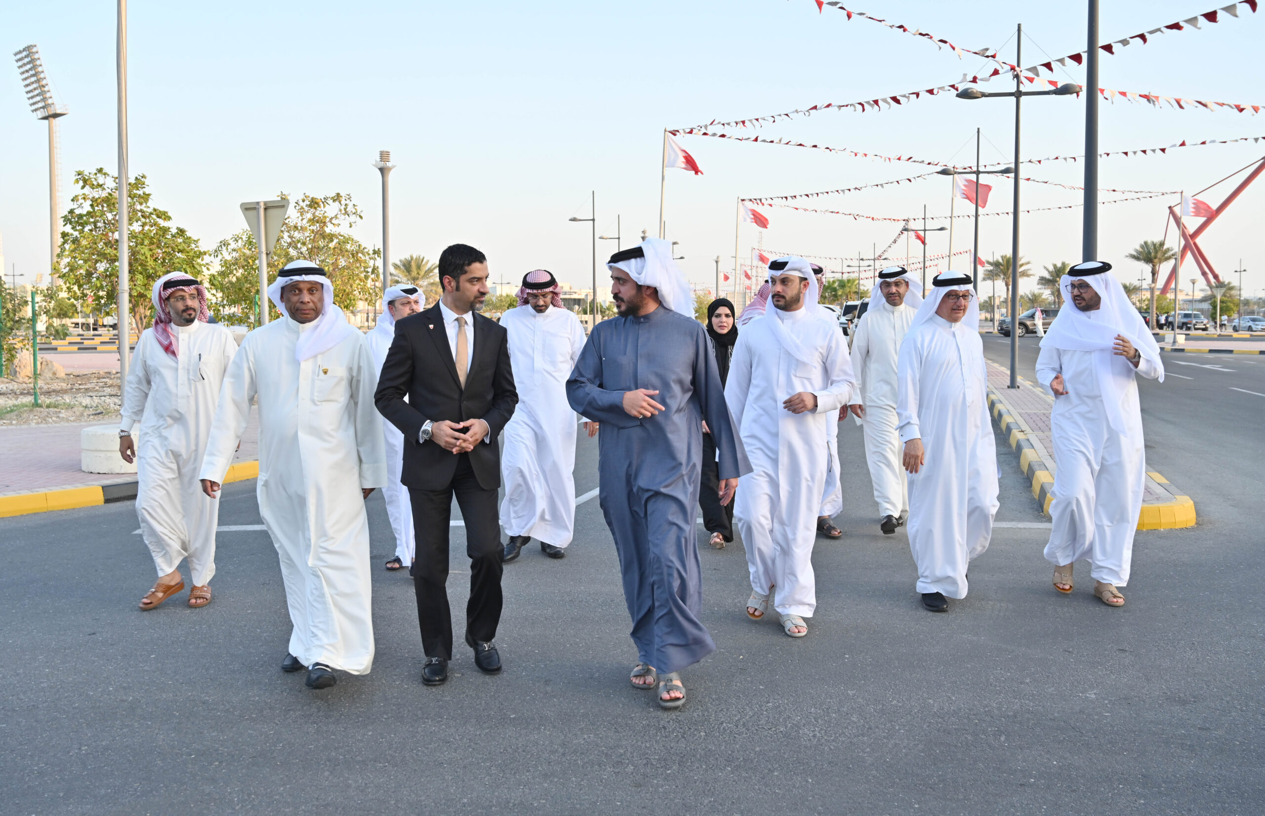 خالد بن حمد : مبادرة تشجير المنشآت الرياضية ذات أبعاد صحية واجتماعية وبيئية